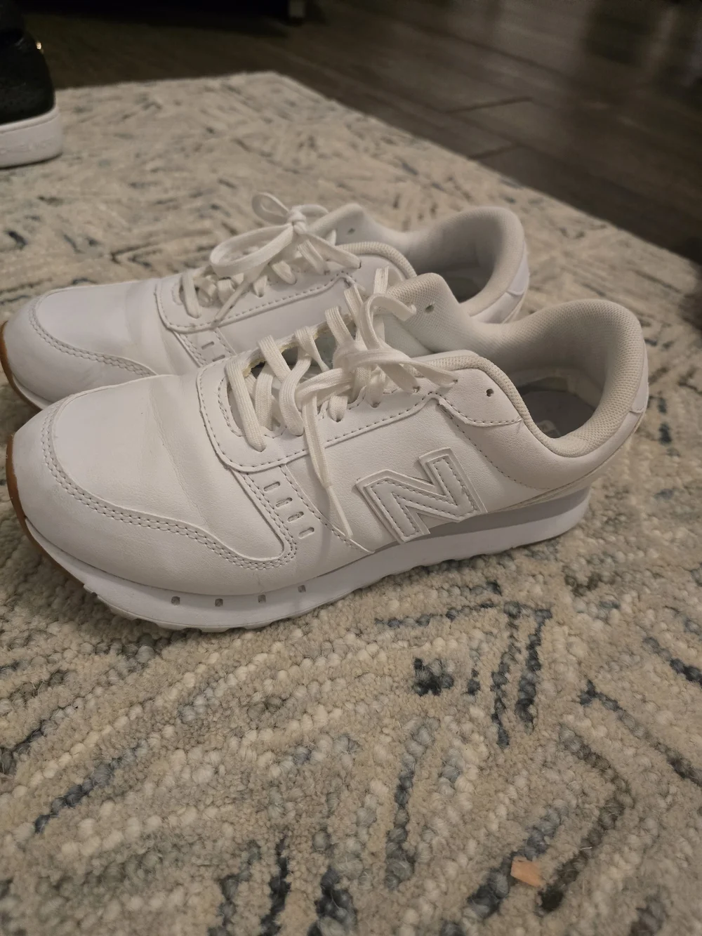 New Balance Womens White Leather Sytle 311
